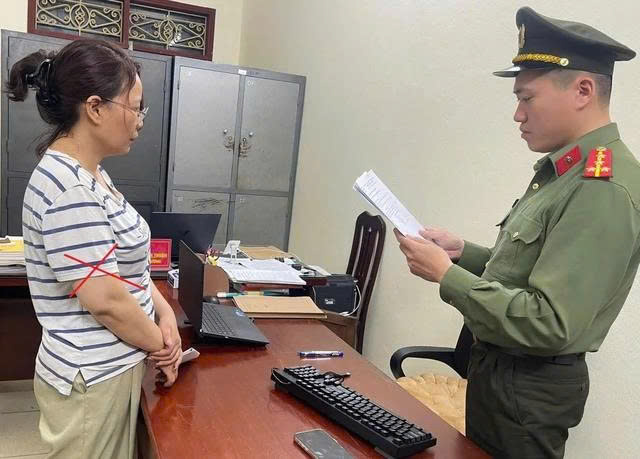 Mất hơn 1 tỉ đồng mới phát hiện 'bạn trai' là phụ nữ