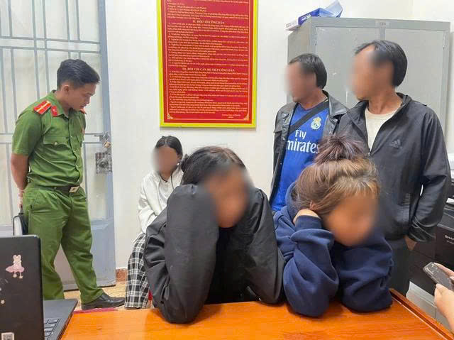 Ngăn chặn kịp thời 9 thiếu niên vào TPHCM tìm 'việc nhẹ lương cao'