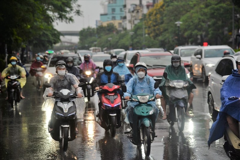 Thời tiết ngày 11/5: Bắc Bộ mưa dông rải rác, Nam Bộ nắng nóng gay gắt