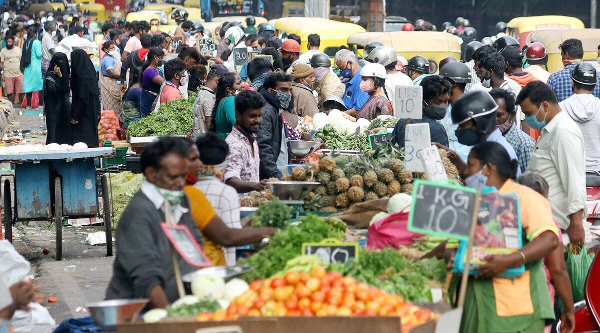 Nắng nóng khiến giá rau xanh tại Mumbai tăng mạnh