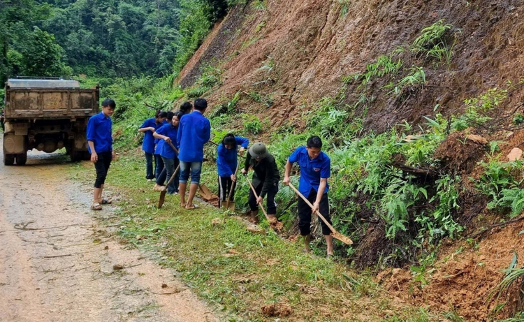 Bảo vệ môi trường trong xây dựng nông thôn mới ở Mường É