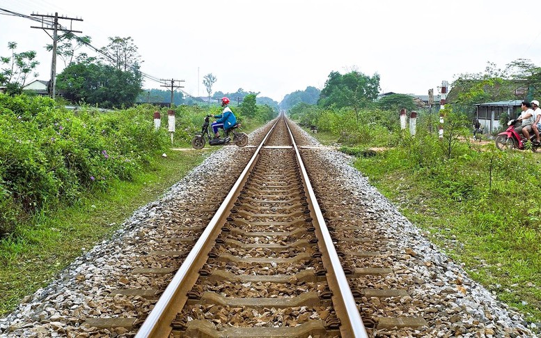 Đề xuất hơn 8.300 tỷ đồng xử lý 18 'điểm đen' giao cắt đường sắt