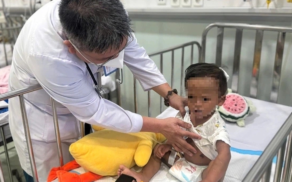 Bộ Y tế vào cuộc vụ bé trai 2 tuổi bị bạo hành tại TPHCM