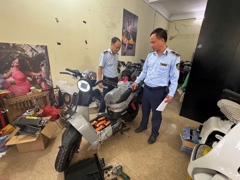 Phát hiện cơ sở kinh doanh xe đạp điện 'trá hình', tiềm ẩn nguy cơ mất an toàn giao thông