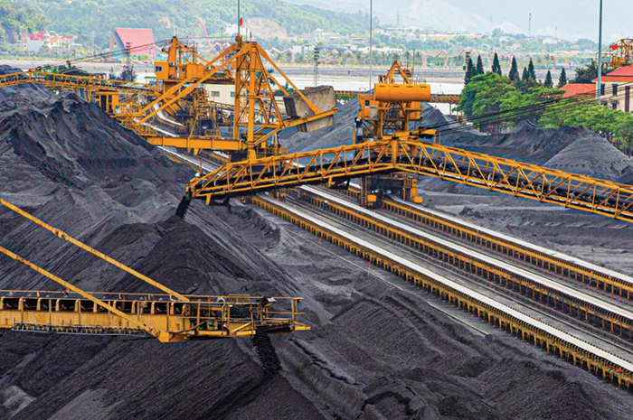 Cho phép khai thác vượt không quá 15% công suất trong giấy phép khai thác than