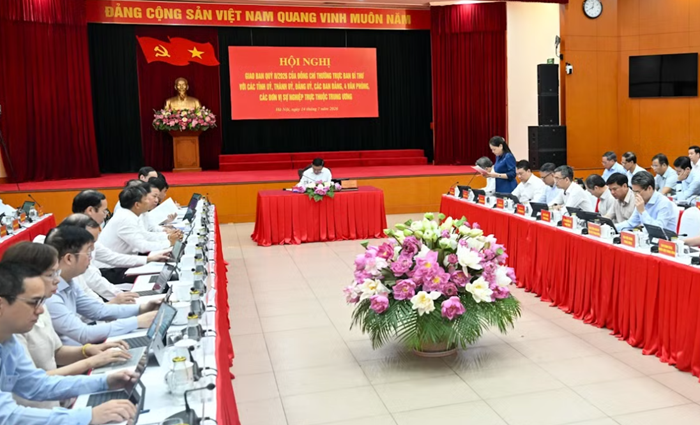 Giữ vững ổn định kinh tế vĩ mô, kiểm soát lạm phát, bảo đảm các cân đối lớn của nền kinh tế
