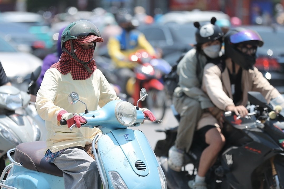 Dự báo thời tiết ngày 15/7: Nhiều nơi khu vực Bắc Bộ tiếp tục nắng nóng, Nam Bộ mưa dông