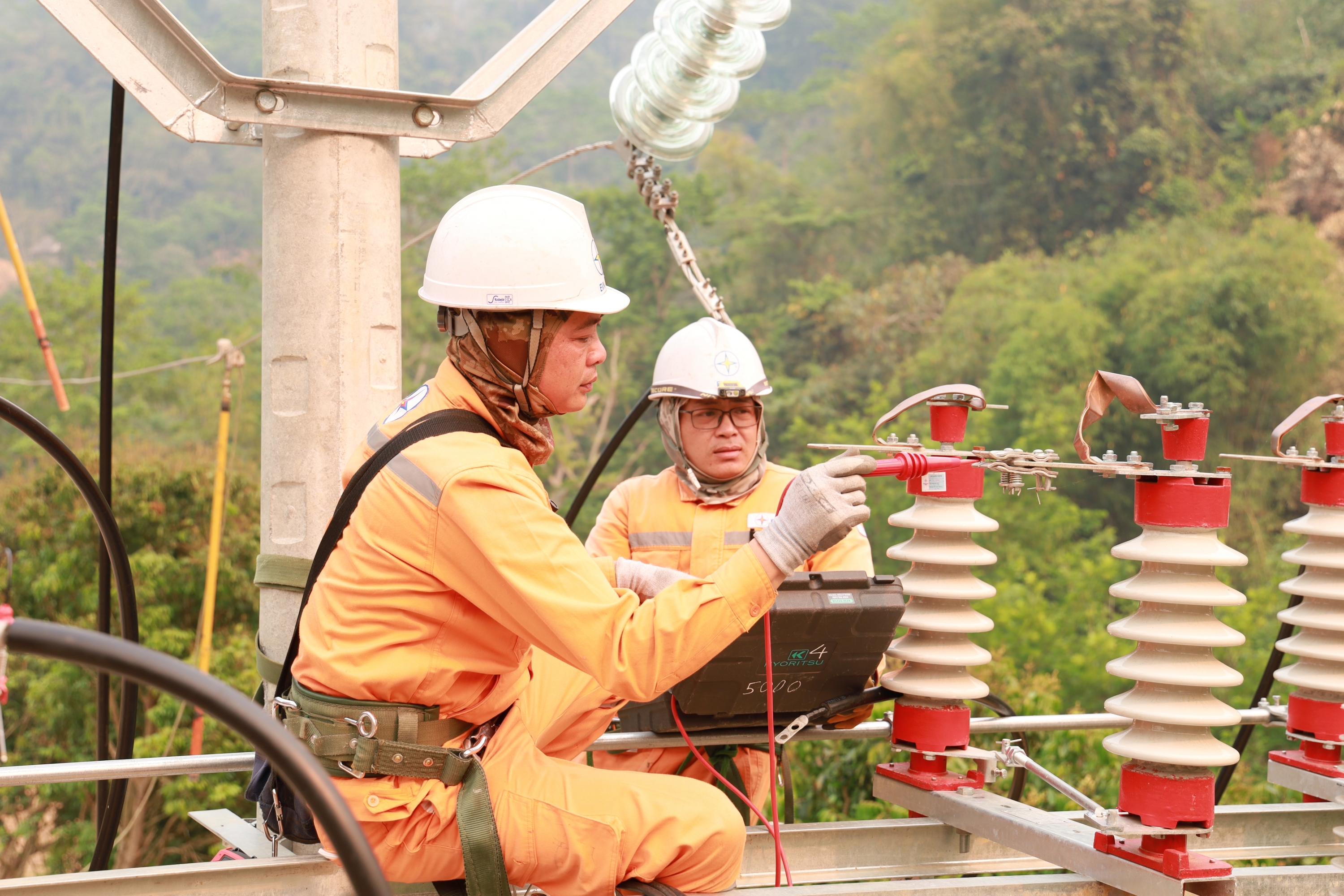 Điện Biên chủ động phòng ngừa sự cố, giữ an toàn lưới điện mùa mưa bão