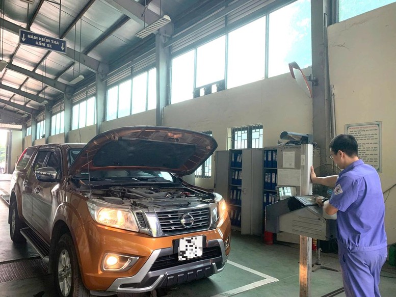 Xe thiếu dụng cụ phá kính thoát hiểm khẩn cấp có thể bị trượt đăng kiểm
