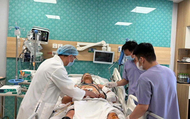 7 giờ giành sự sống cho nạn nhân bị 3 tấn sắt văng trúng người