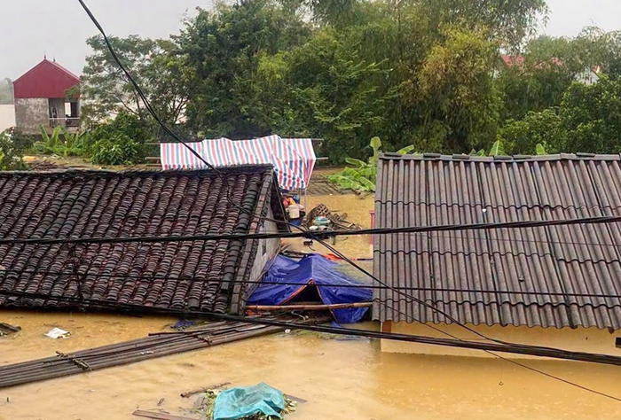 Ứng phó mưa lũ: Hơn 7 nghìn hộ dân được sơ tán đến nơi an toàn