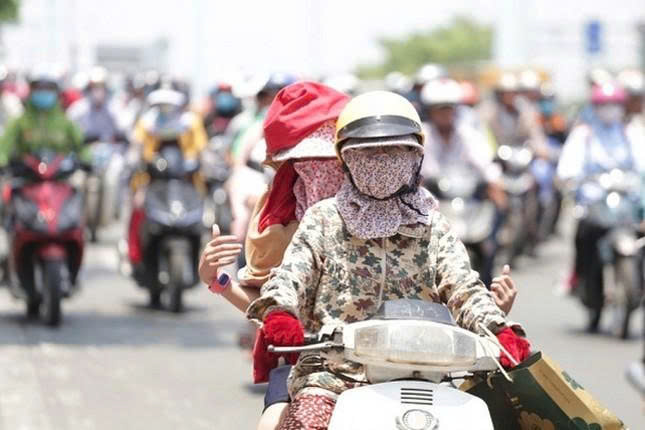 Thời tiết ngày 12/8: Bắc Bộ nắng nóng, Nam Bộ chiều tối có mưa dông