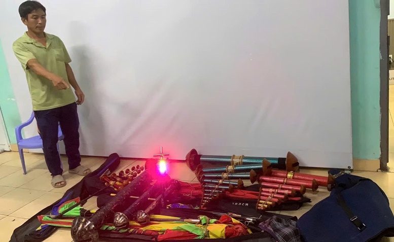 Tạm giữ 3 người thả diều sáo khiến sân bay Tân Sơn Nhất phải tạm dừng cất, hạ cánh