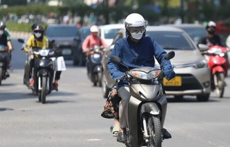 Thời tiết ngày 11/8: Bắc Bộ tiếp tục nắng nóng, Nam Bộ mưa dông