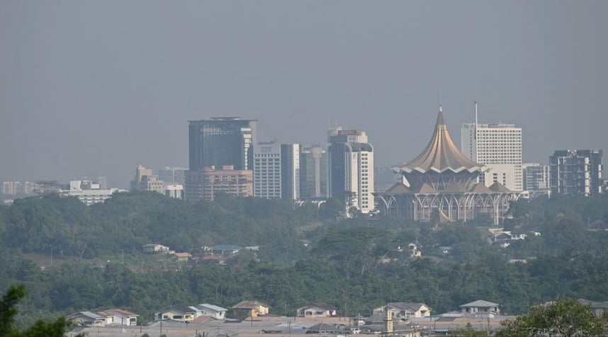 Malaysia làm mưa nhân tạo ứng phó tình trạng khói mù