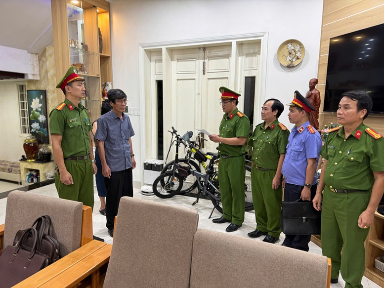 Bắt tạm giam Giám đốc Ban Quản lý dự án đầu tư xây dựng TP. Huế