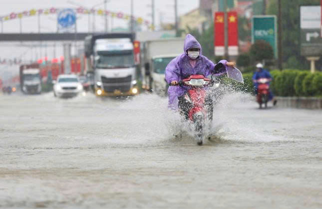 Thời tiết ngày 7/8: Bắc Bộ và Nam Bộ tiếp tục mưa dông