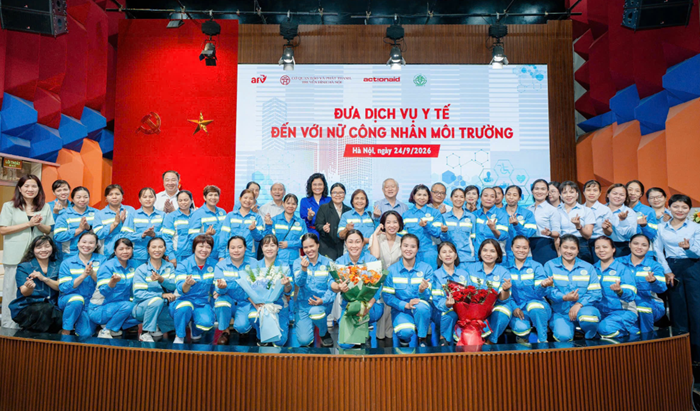 Đưa dịch vụ y tế đến gần hơn với nữ công nhân môi trường