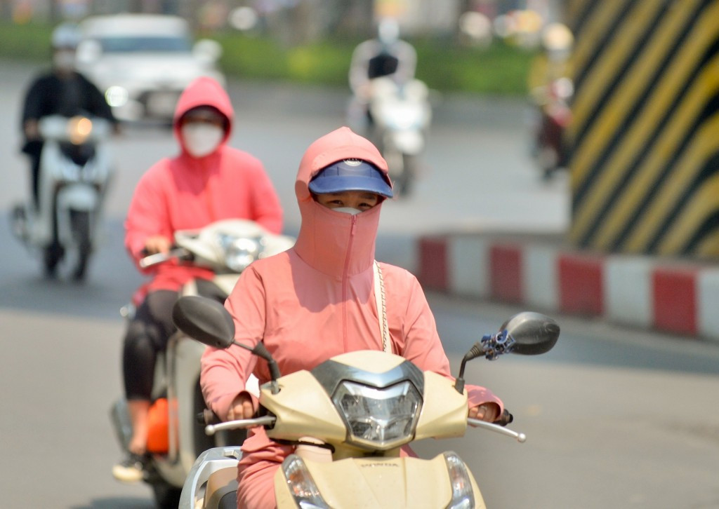 Thời tiết ngày 28/9: Bắc Bộ nhiều nơi nắng nóng, Nam Bộ mưa dông