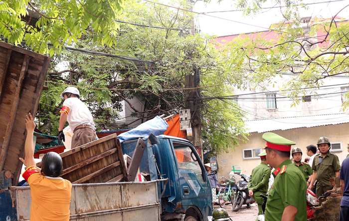 Hà Nội đề nghị các xã, phường tiếp tục giải tỏa ‘chợ cóc’, không để tái phát