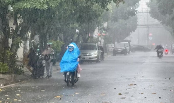 Nhiều khu vực trên cả nước chiều tối mưa dông